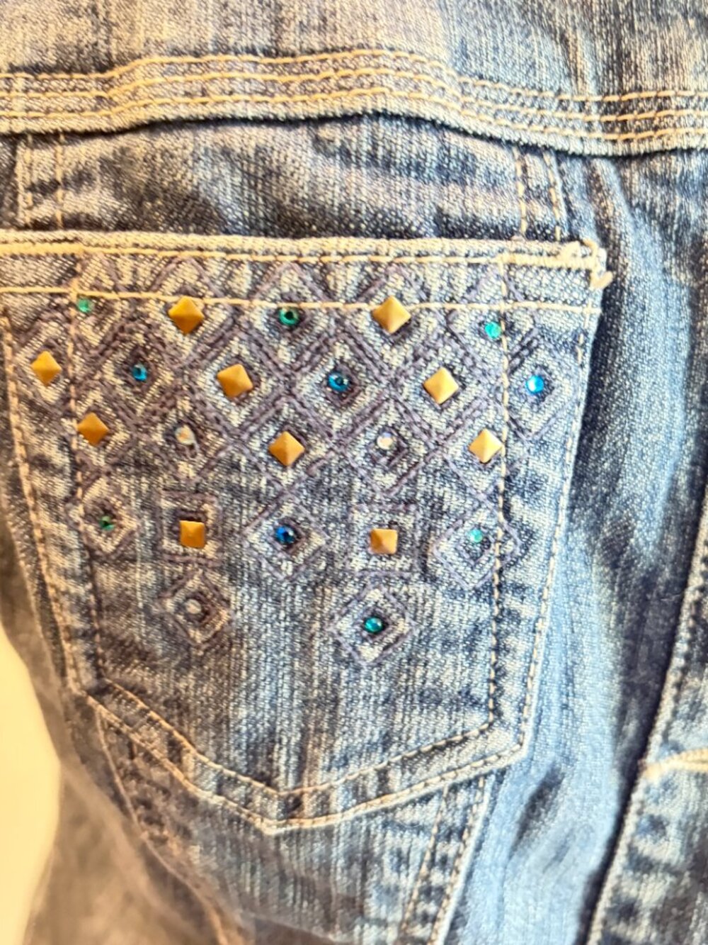 Chico's Platinum Embellished Denim Vest Size Small (Size 0) - Picture 5 of 8